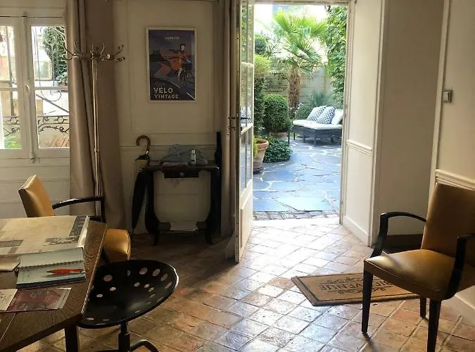 Bulles De Loire فندق مبيت وإفطار 4*